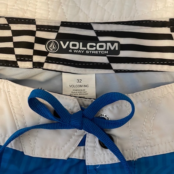 VOLCOM•BOARD SHORTS•SWIM TRUNKS•MENS 32 - Picture 5 of 6